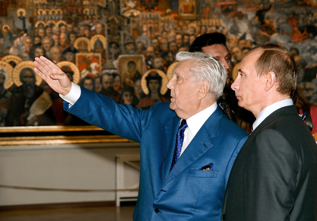 И.С. Глазунов и председатель Правительства Российской Федерации В.В. Путин в галерее Ильи Глазунова